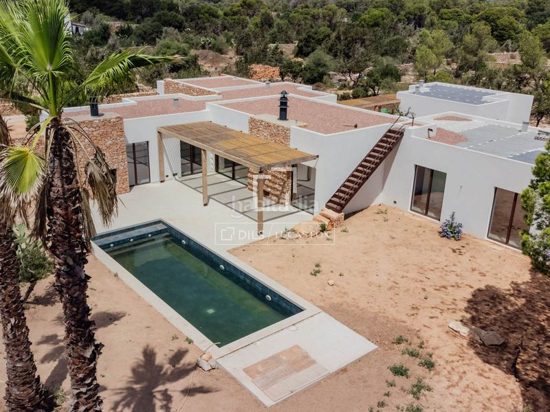 Foto 8eed8c5b-8259-44e3-b0ab-2ad8248494b0. Chalet paraíso modernista en Formentera