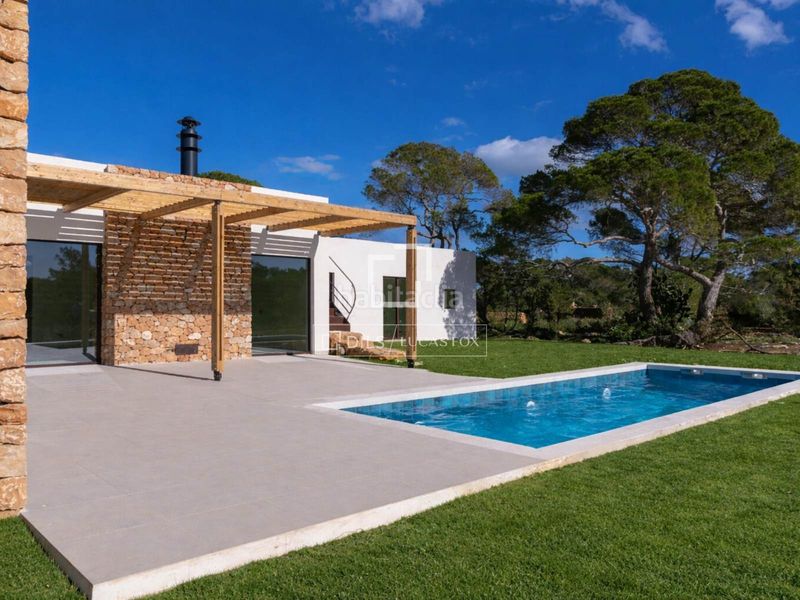 Foto 98ff2085-4209-46ab-9535-30ef4c4cb729. Xalet amb calefacció aparcament piscina a Formentera