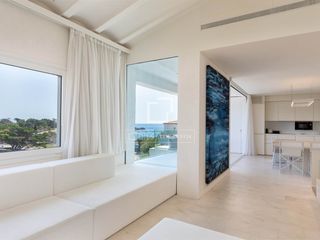 Chalet in Cadaqués. Elegante casa reformada con vistas al mar y terraza a pocos paso