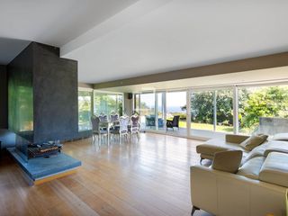 Chalet in Teià. Villa familiar con impresionantes vistas ubicada en una zona con