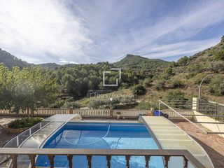 Chalet en Segart. Casa  villa de 6 dormitorios en venta en valencia region, valenc