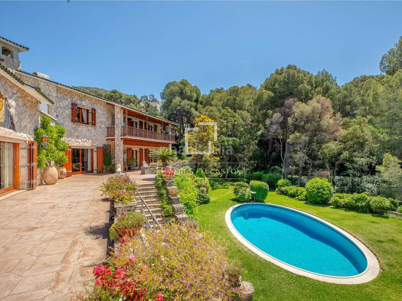 Foto b6f02121-9b8e-43a9-b3c6-ea6b850341ab. Xalet amb aparcament piscina a Puig Rom-Canyelles-Almadrava Roses