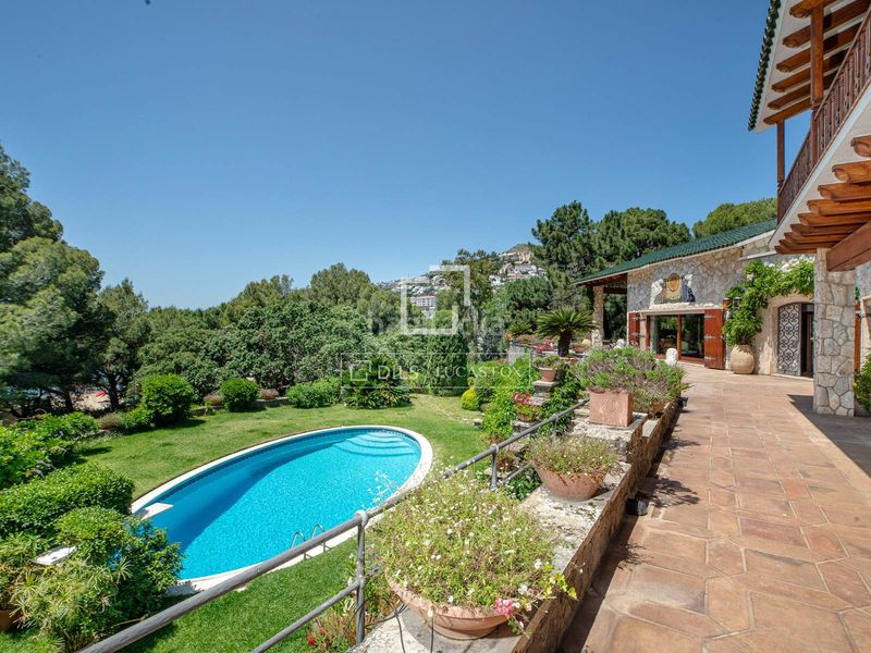Foto c4178767-a6d9-485a-a081-583668c1bd1a. Xalet amb aparcament piscina a Puig Rom-Canyelles-Almadrava Roses