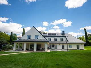 Chalet in Santo Domingo. Villa en excelentes condiciones de 8 dormitorios en venta en san