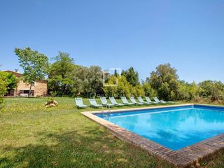 Mas à Llagostera. Exclusiva masía catalana con licencia turística, piscina y jardí