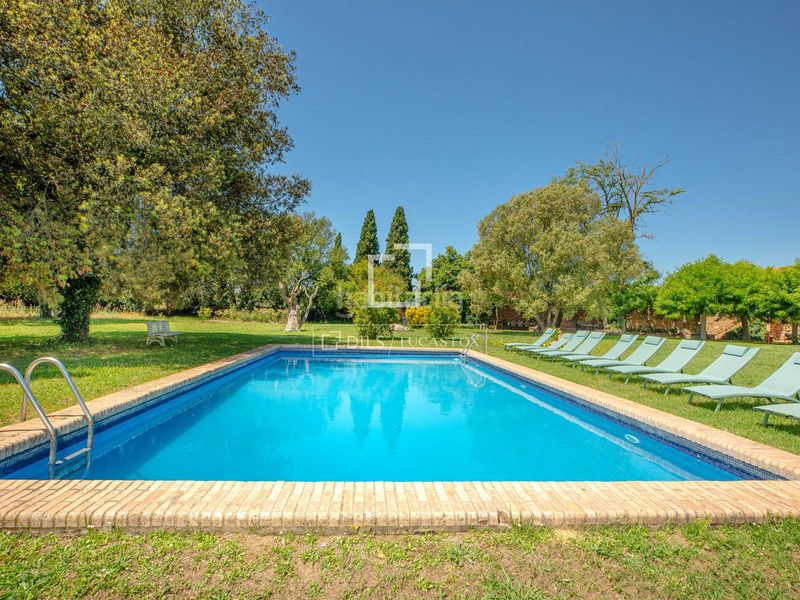 Foto 585c5904-3844-4c74-bf7f-b35a8982cfb0. Masia amb calefacció piscina a Llagostera