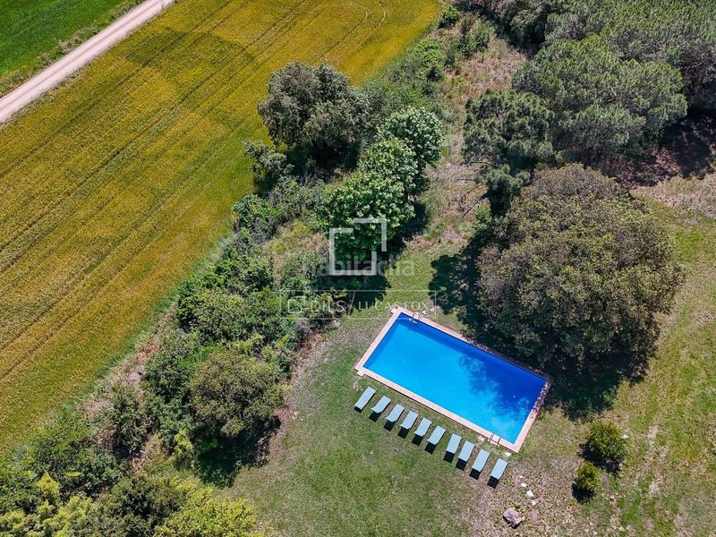 Foto 795ac252-7a64-485a-b8b9-8f1d37148059. Masia amb calefacció piscina a Llagostera