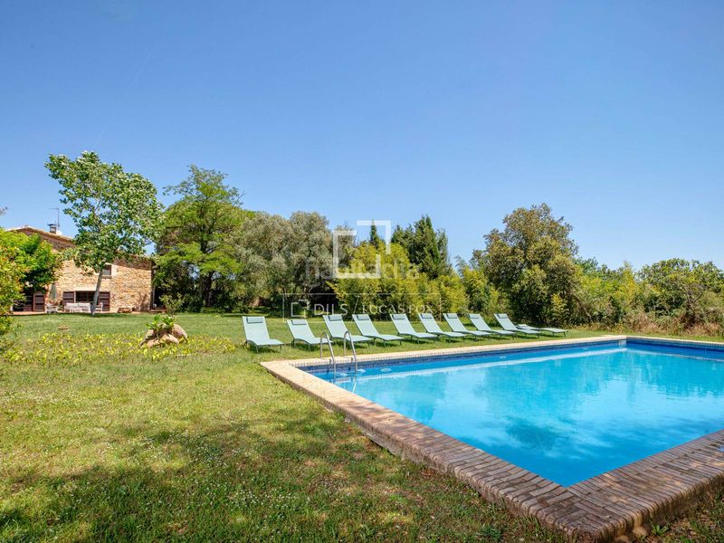 Foto b0812825-4570-4bbc-a964-c17963466654. Masia amb calefacció piscina a Llagostera