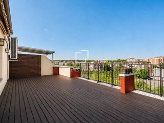 Ático en Imperial. Ático de 3 dormitorios en venta en arganzuela, madrid