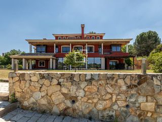 Xalet a Club de Golf. Casa de 6 dormitorios en venta en las rozas, madrid