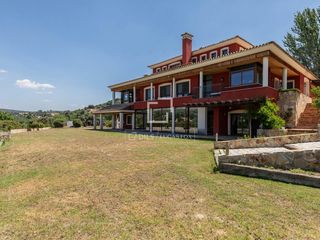 Xalet a Club de Golf. Casa de 6 dormitorios en venta en las rozas, madrid