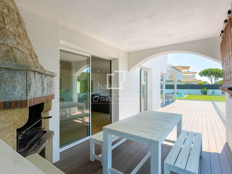 Foto b495d31a-d358-4e5b-909d-c08674482e45. Xalet amb calefacció aparcament piscina a Alella