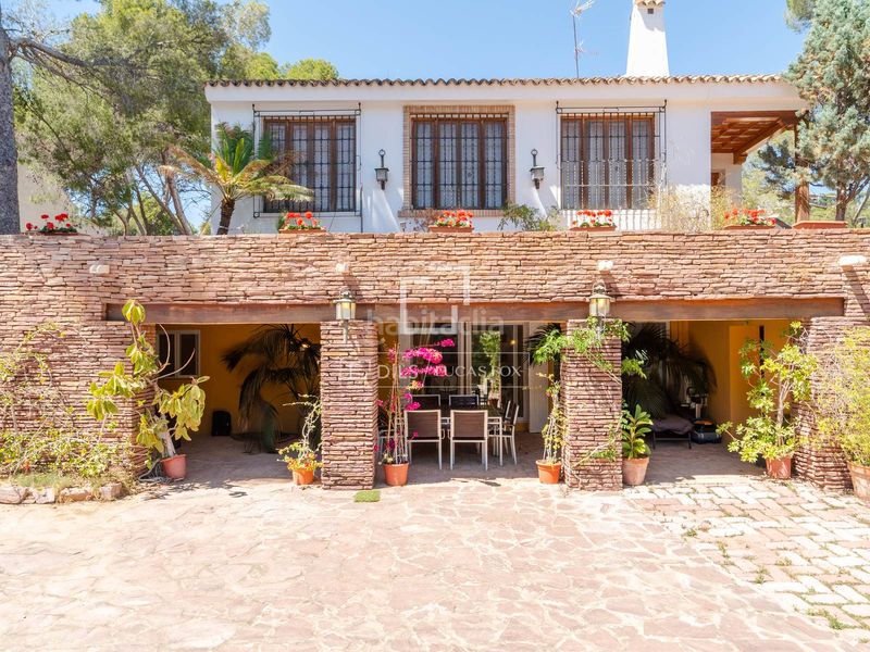 Foto c5f781b9-321c-46c3-8dc3-919d1cee0e7b. Chalet mit heizung parking pool in Monteamor-La Carrasca-El Peucal Náquera