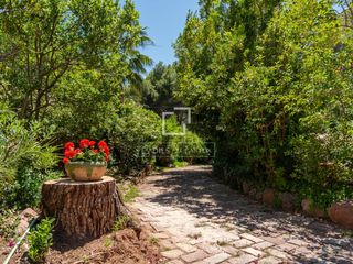 Chalet à Monteamor-La Carrasca-El Peucal. Casa  villa de 9 dormitorios en venta en valencia region, valenc
