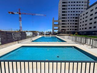 Rent Flat in Los Berrocales. Ático de obra nueva de 1 dormitorio con 50m terraza en alquiler
