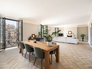 Flat in Dreta de l´Eixample. Piso excelentes de 4 dormitorios en venta en eixample derecho, b
