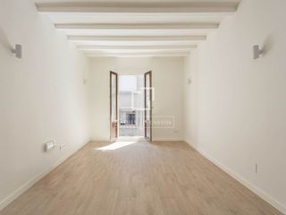 Pis a El Camp de l´Arpa del Clot. Exclusivo apartamento reformado con terraza privada en camp de l
