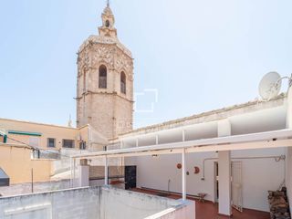 Alquiler Ático en La Seu. Ático dúplex en excelentes condiciones de 4 dormitorios y dos ba