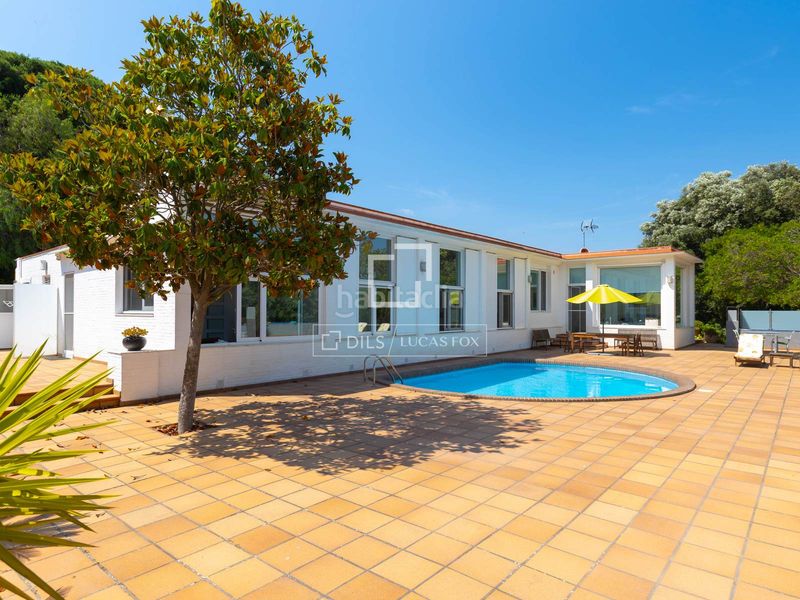 Foto c40c6933-e0c8-4f75-8dd6-d81656320205. Xalet amb aparcament piscina a Nucli Urbà Argentona