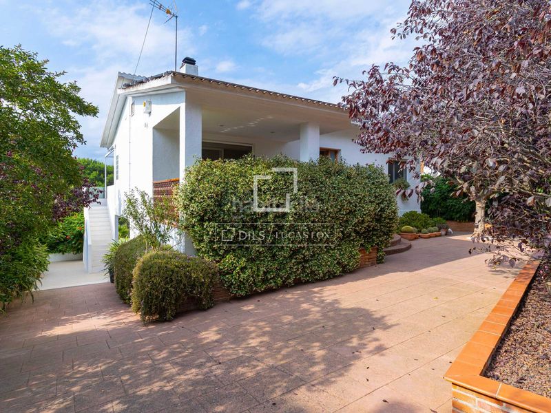 Foto 302ca46c-5b31-467e-af30-d2fa1f41150f. Chalet mit heizung parking pool in Vallromanes