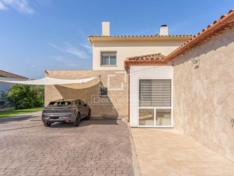 Foto 0dbe22cb-ca5e-4f73-bfdc-ff225f0055d0. Chalet exclusiva villa con vistas panorámicas a la bahía de roses en bellavista en Palau-saverdera