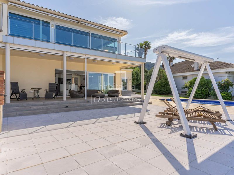 Foto 11b6b45e-8777-406f-aff0-24a7a73721bd. Chalet exclusiva villa con vistas panorámicas a la bahía de roses en bellavista en Palau-saverdera