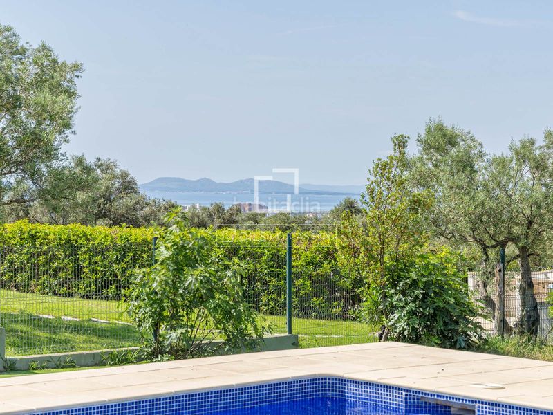 Foto 56ee574d-1624-48c9-ac0a-c4ab85eddc90. Chalet exclusiva villa con vistas panorámicas a la bahía de roses en bellavista en Palau-saverdera