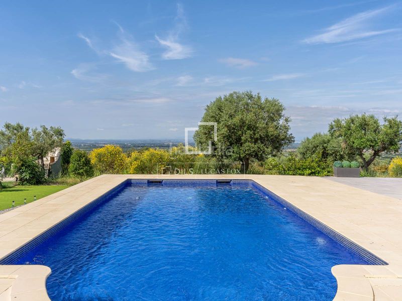 Foto 57c080ac-63d8-4a34-9bff-b344661e3157. Chalet exclusiva villa con vistas panorámicas a la bahía de roses en bellavista en Palau-saverdera