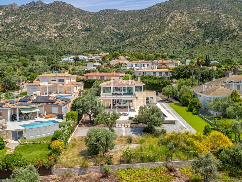 Foto 58a8a943-a9ef-43a2-af6f-8b94cc9f5c99. Chalet exclusiva villa con vistas panorámicas a la bahía de roses en bellavista en Palau-saverdera