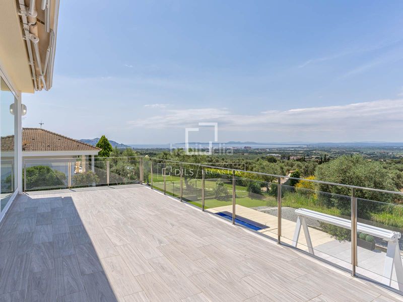 Foto 5902e379-8f18-43ab-b859-701e75e26004. Chalet exclusiva villa con vistas panorámicas a la bahía de roses en bellavista en Palau-saverdera