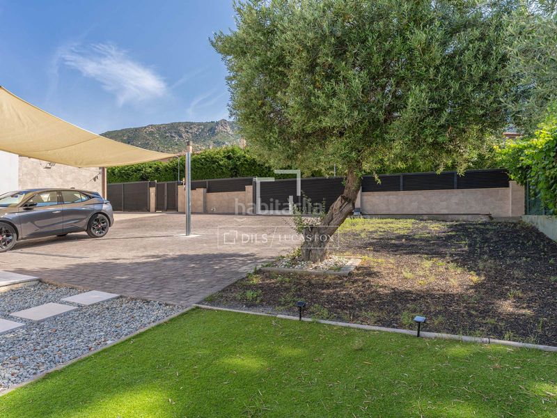 Foto 903d15f6-5595-435e-93b8-edb16319899b. Chalet exclusiva villa con vistas panorámicas a la bahía de roses en bellavista en Palau-saverdera