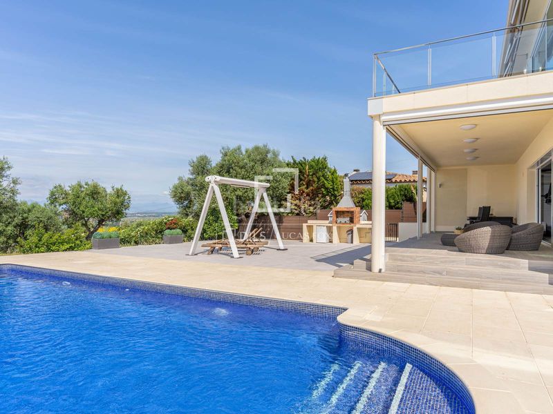 Foto 92ec9757-ec5d-41dc-ab72-624d526c6d84. Chalet exclusiva villa con vistas panorámicas a la bahía de roses en bellavista en Palau-saverdera