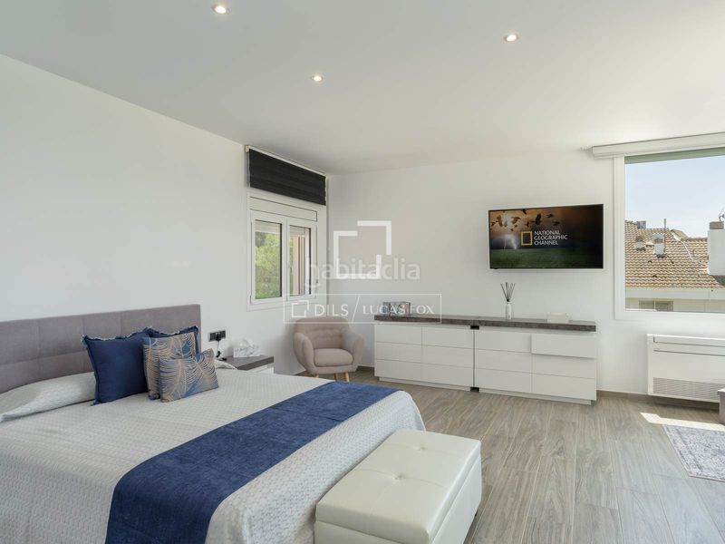Foto d190e9b5-dfaf-4cae-9d78-2f75bfe028a0. Chalet exclusiva villa con vistas panorámicas a la bahía de roses en bellavista en Palau-saverdera