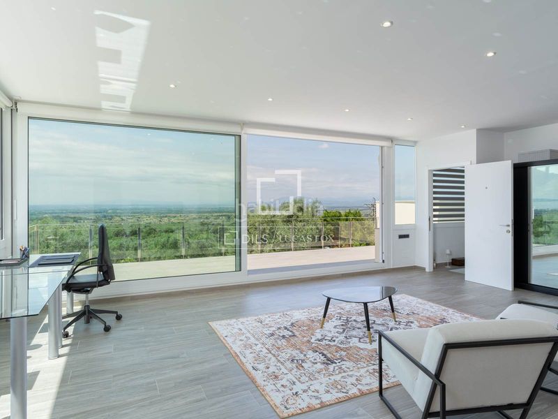 Foto dbaa8c19-c1eb-4499-b3bf-2056972e9ce4. Chalet exclusiva villa con vistas panorámicas a la bahía de roses en bellavista en Palau-saverdera