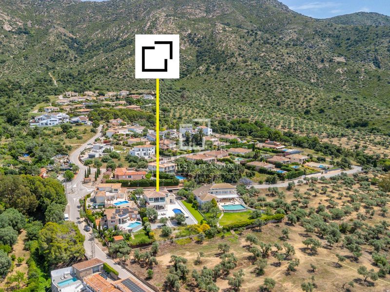 Foto e3544722-32a6-4801-b64f-32a6c26072c8. Chalet exclusiva villa con vistas panorámicas a la bahía de roses en bellavista en Palau-saverdera