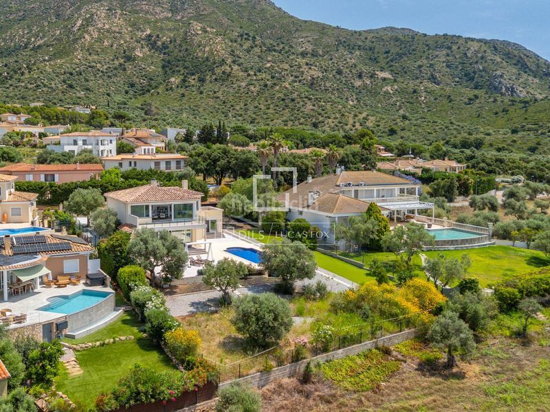 Foto e59bb4f5-32e6-4b4c-9e77-3a6bde7b5783. Chalet exclusiva villa con vistas panorámicas a la bahía de roses en bellavista en Palau-saverdera