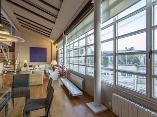 Location Attique à Gran Via. Exquisito ático dúplex tipo loft de 135m y 50m de terraza con do