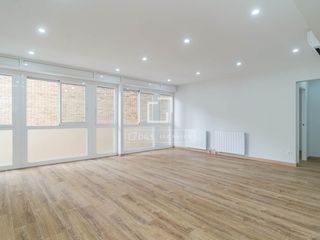 Pis a La Nova Esquerra de l´Eixample. Apartamento amplio y luminoso en el corazón del eixample izquier