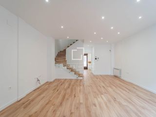 Location Chalet à Pueblo. Casa  villa en excelentes condiciones de 4 dormitorios en alquil