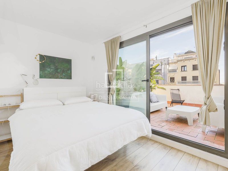 Foto 405ea91b-9427-4280-8549-fd01c28817ca. Àtic a Sant Antoni Barcelona