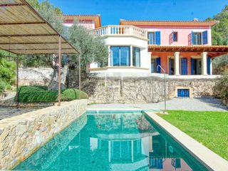 Lloguer Masia a Sant Elm. Villa mediterránea independiente con piscina privada, jardín y m