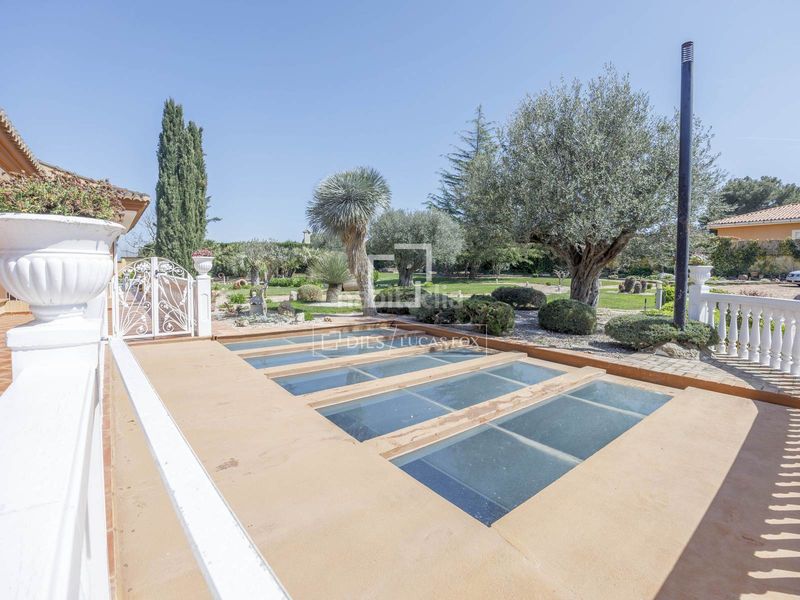 Foto 9963913d-a0eb-4a93-b299-ca0897fedbd8. Xalet amb calefacció aparcament piscina a Monserrat