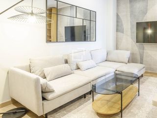 Location Appartement à Gran Via. Práctico piso reformado con 2 dormitorios y 2 baños en alquiler