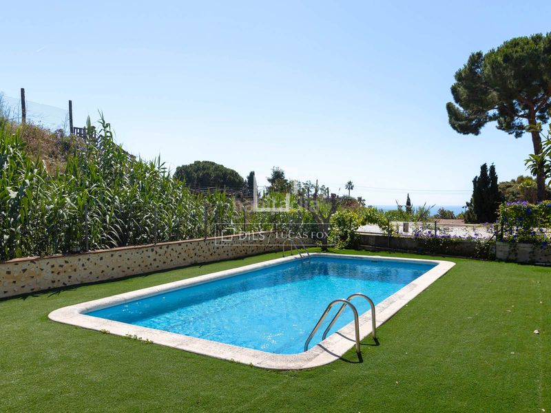 Foto 156cae86-1651-4666-a690-b20a9f19f122. Xalet amb aparcament piscina a Cabrils
