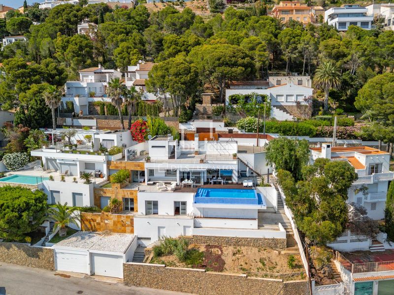 Foto e520e91f-d3ff-49a2-9962-4799528c5cd8. Xalet amb calefacció aparcament piscina a Puig Rom-Canyelles-Almadrava Roses