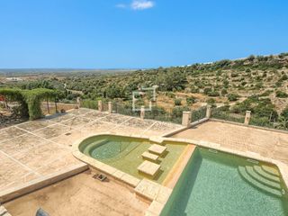 Bauernhof in Sa Casa Blanca. Magnífica finca rústica cerca de palma con vistas a la bahía y e