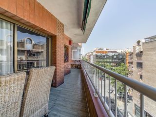 Dachwohnung in La Nova Esquerra de l´Eixample. Ático dúplex luminoso con balcón y con posibilidad de parking en