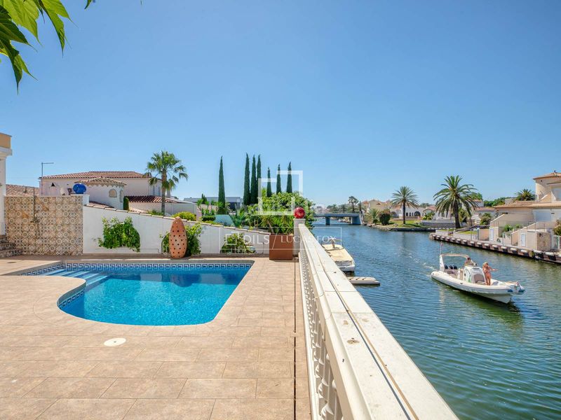 Foto 0c0b6484-5b05-48a9-831f-f780aa9b8a01. Xalet amb calefacció aparcament piscina a Francolí - Freser - Noguera Empuriabrava