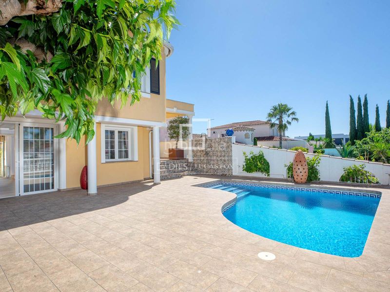 Foto f5b24de0-4b3a-4f78-9196-501996bdce54. Xalet amb calefacció aparcament piscina a Francolí - Freser - Noguera Empuriabrava