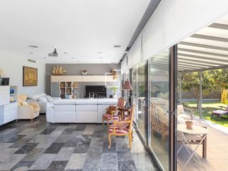 Xalet a El Balís. Luminosa villa a cuatro vientos en perfecto estado, con vistas a
